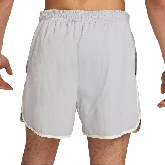 New Nike Gym Heritage Unlined Training Shorts Dri-FIT Shorts Mens XXL Gray - Picture 2 of 7